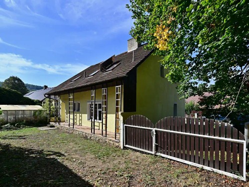 Prodej domu 140 m², pozemek 2713 m²