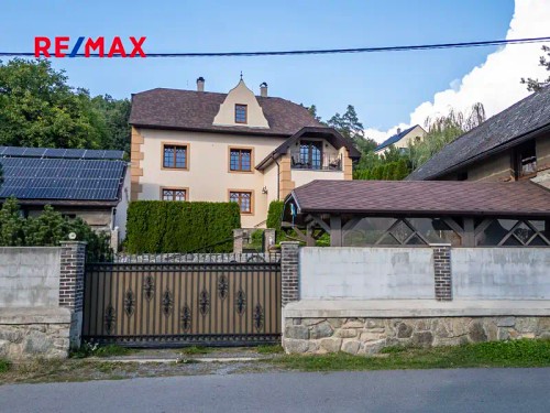 Prodej domu 350 m², pozemek 9285 m²