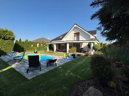 Prodej domu 320 m², pozemek 832 m²