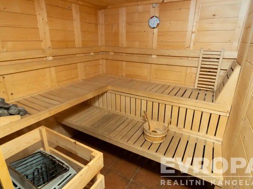 Prodej domu 180 m², pozemek 914 m²