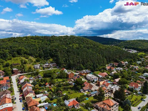 Prodej stavebního pozemku 1276 m²