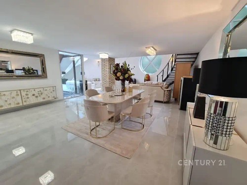 Prodej domu 972 m², pozemek 691 m²