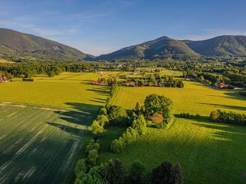 Prodej stavebního pozemku 2092 m²