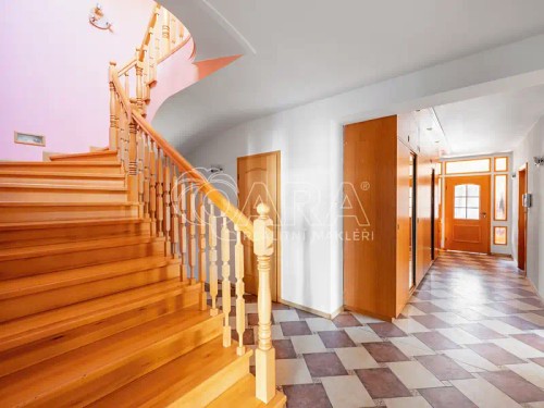 Prodej domu 435 m², pozemek 1865 m²