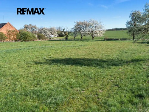 Prodej stavebního pozemku 863 m²