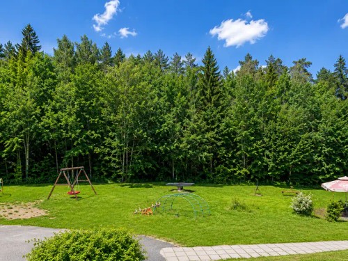 Prodej domu 1000 m², pozemek 22792 m²