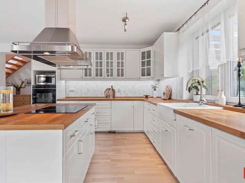 Prodej domu 211 m², pozemek 758 m²