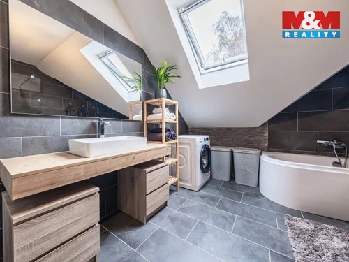 Prodej domu 325 m², pozemek 3155 m²