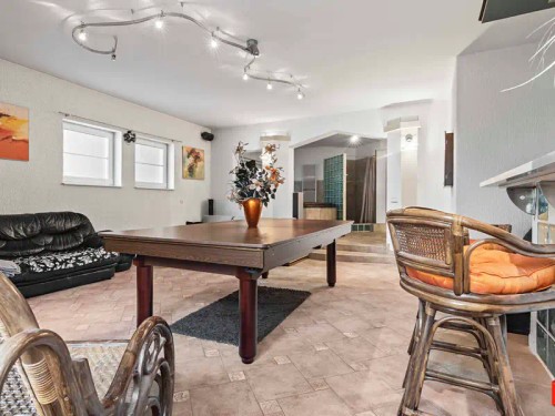 Prodej vily 358 m², pozemek 1157 m²