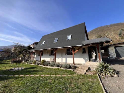 Prodej domu 250 m², pozemek 1600 m²