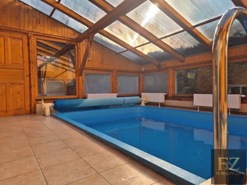 Prodej domu 400 m², pozemek 934 m²