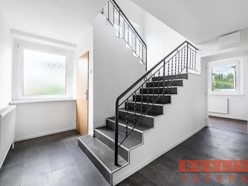 Prodej domu 220 m², pozemek 883 m²