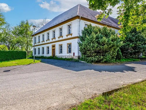 Prodej domu 4000 m², pozemek 3288 m²
