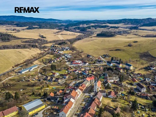 Prodej stavebního pozemku 988 m²