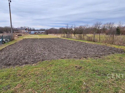 Prodej stavebního pozemku 2090 m²