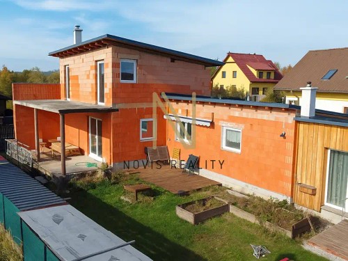 Prodej domu 200 m², pozemek 869 m²