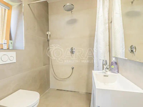 Prodej domu 328 m², pozemek 1107 m²