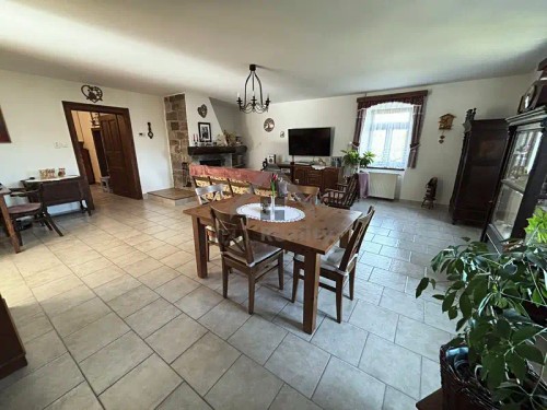 Prodej domu 300 m², pozemek 2758 m²