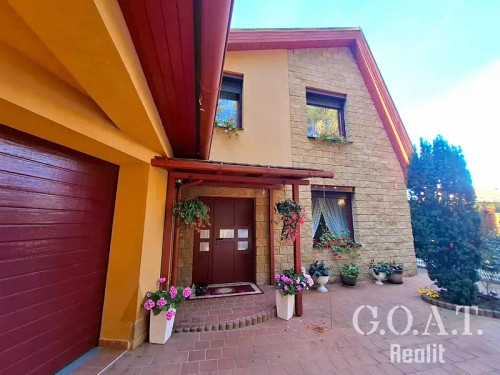 Prodej domu 279 m², pozemek 799 m²