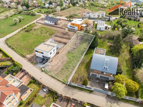 Prodej stavebního pozemku 1000 m²