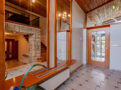 Prodej domu 331 m², pozemek 1512 m²