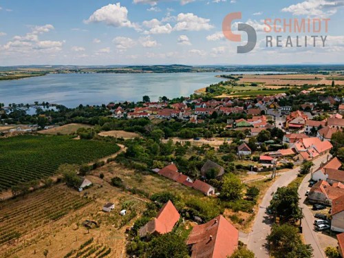 Prodej stavebního pozemku 1998 m²