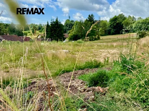 Prodej stavebního pozemku 1670 m²