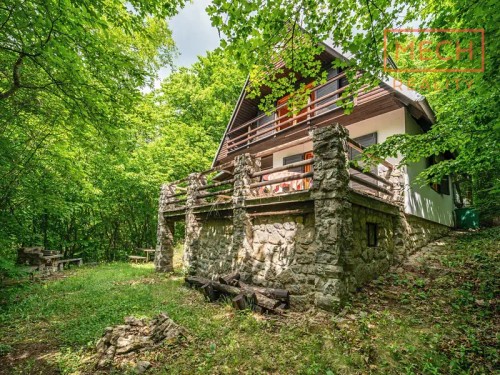 Prodej chaty 80 m², pozemek 1 m²
