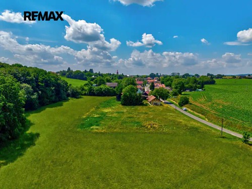 Prodej stavebního pozemku 1305 m²