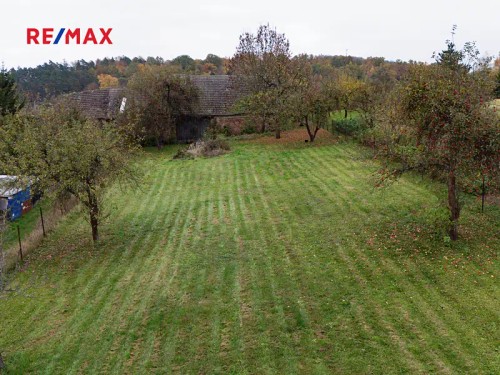 Prodej stavebního pozemku 1058 m²