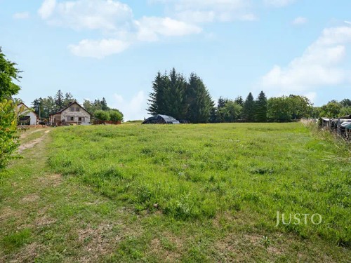 Prodej stavebního pozemku 2476 m²