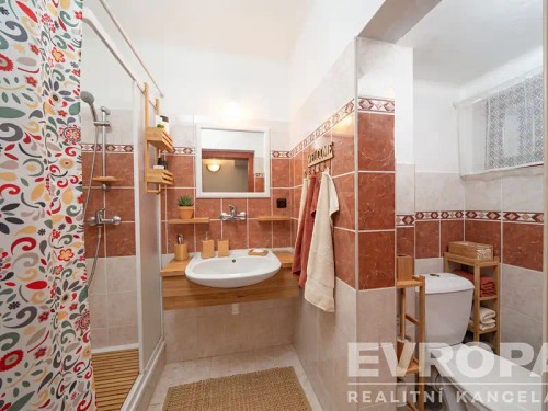 Prodej domu 242 m², pozemek 29596 m²
