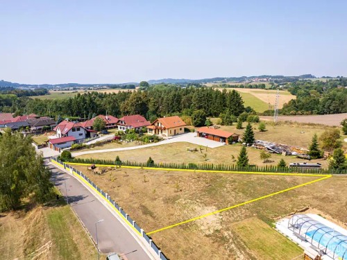 Prodej stavebního pozemku 1033 m²