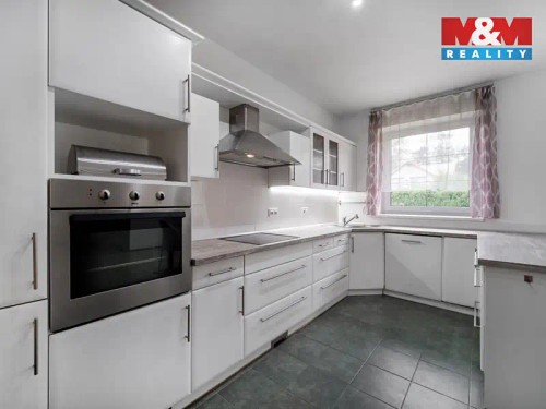 Prodej domu 296 m², pozemek 767 m²