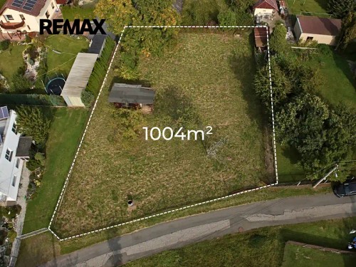 Prodej stavebního pozemku 1004 m²