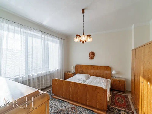 Prodej domu 330 m², pozemek 1144 m²