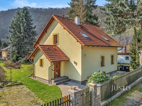 Prodej chaty 120 m², pozemek 646 m²