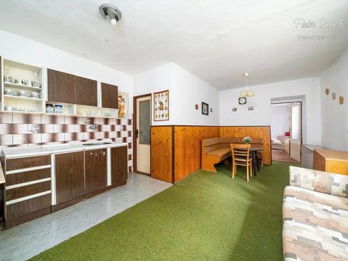 Prodej domu 290 m², pozemek 1802 m²