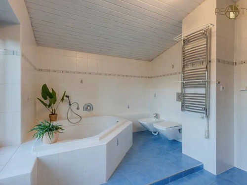 Prodej domu 331 m², pozemek 1512 m²