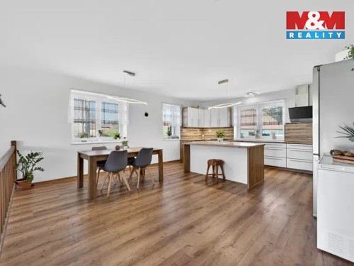 Prodej domu 266 m², pozemek 958 m²