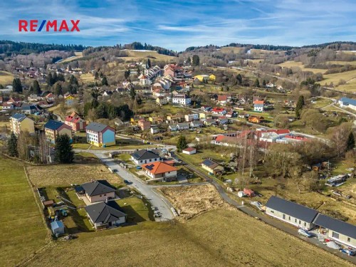 Prodej stavebního pozemku 988 m²