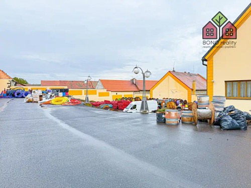 Prodej domu 1228 m², pozemek 5167 m²