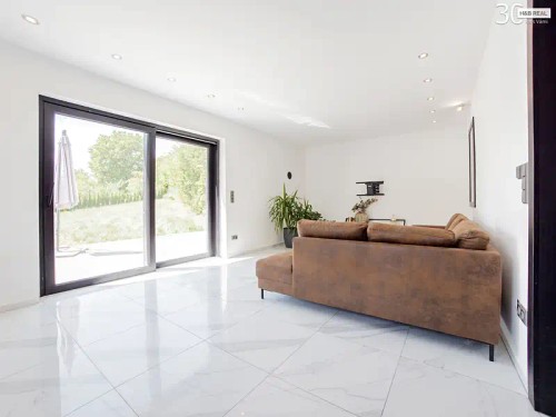 Prodej domu 300 m², pozemek 1220 m²