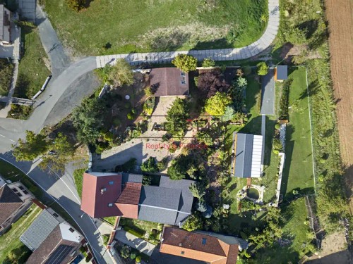 Prodej stavebního pozemku 833 m²