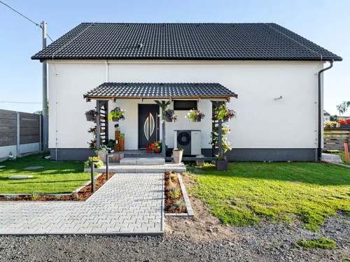 Prodej domu 221 m², pozemek 1252 m²