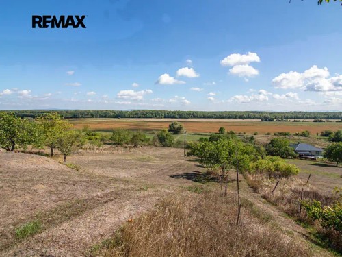Prodej stavebního pozemku 1623 m²