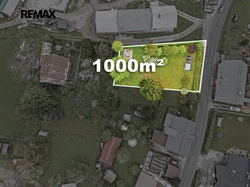 Prodej stavebního pozemku 1000 m²