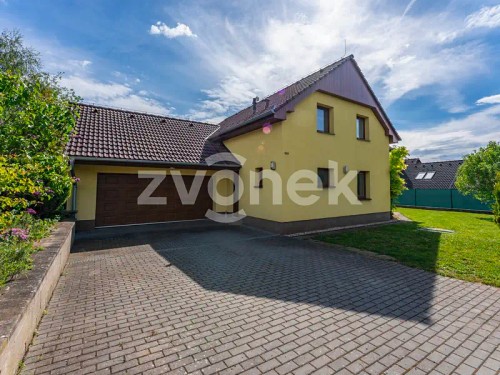 Prodej domu 186 m², pozemek 914 m²