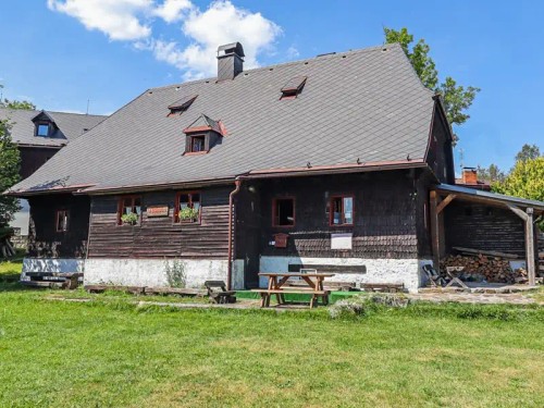Prodej domu 450 m², pozemek 1305 m²
