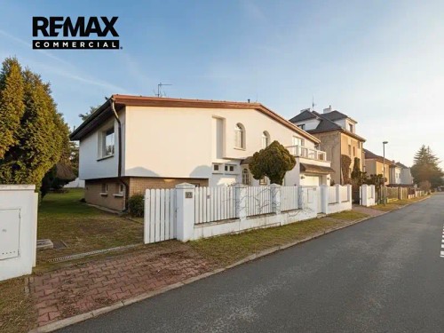 Prodej vily 355 m², pozemek 905 m²